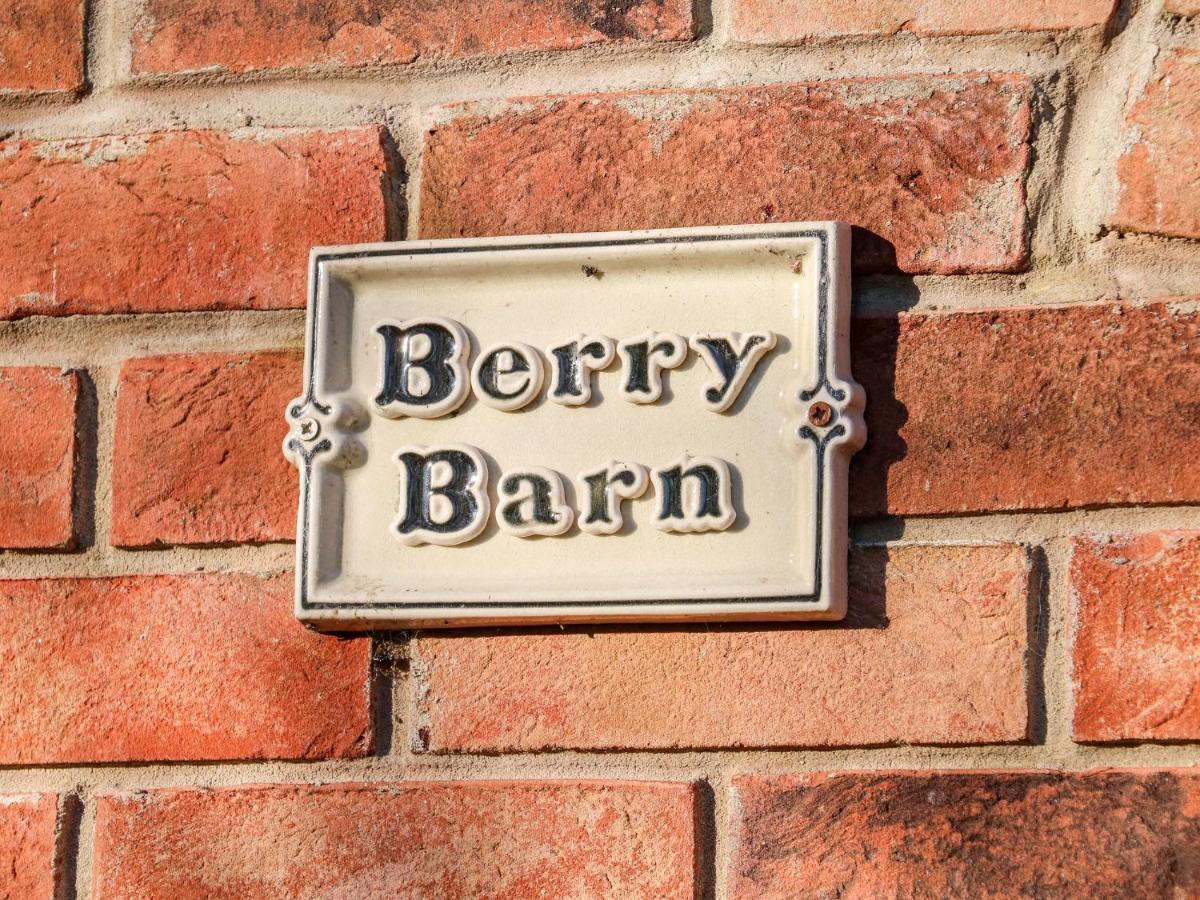 Berry Barn Villa Strubby Exterior photo